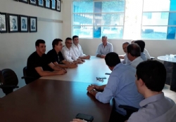 Prefeitos do Centro-Oeste de Minas se reúnem na AMVI para debater a dívida do Estado com os municípios