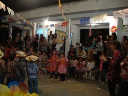FESTA JUNINA DA ESCOLA MUNICIPAL JOAQUIM DA COSTA RIBEIRO AGITA COMUNIDADE DE VÁRZEA DA CACHOEIRA