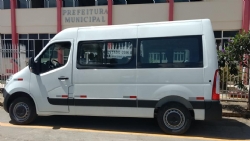 Prefeitura adquiri mais uma van para atender a Secretaria Municipal de Saúde