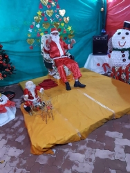 Confira a segunda parte das fotos de ontem (06/12/19) que as crianças e os adultos tiraram com o Papai Noel na Praça Manuel de Assis! Agradecimento especial a todos os Ajudantes do Papai Noel!!!