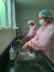 Treinamento de reciclagem para a higienização das mãos no Centro de Saúde São Judas Tadeu “Policlínica”