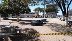 Prefeitura Municipal de Igaratinga interdita parcialmente a Praça Manuel de Assis por causa da insistência da população em descumprir o distanciamento e o isolamento social