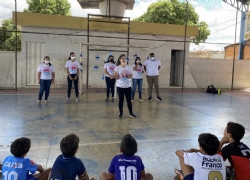 Novembrinho Azul - Prefeitura Municipal desenvolve projeto com alunos matriculados nas aulinhas de futebol do Município.