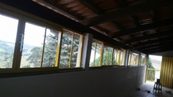 Instalação de janelas no velório municipal