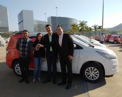 Igaratinga recebe minivan para auxiliar nas demandas municipais
