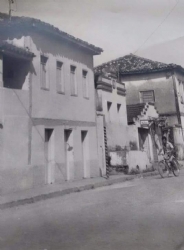 Vista de uma rua de Igaratinga em 1967.
