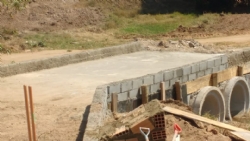 Prefeitura constrói ponte de concreto na Comunidade do Buracão