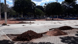 Retomada a obra de reforma da Praça Manuel de Assis